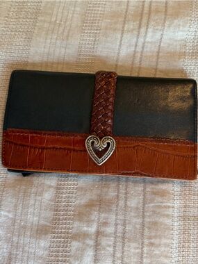 Vintage Brighton leather wallet black and brown croc embossed w/heart closure.